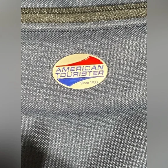 American Tourister Carry On Duffle Bag Duffel Workout Exercise Travel Tote JIT47 - Picture 5 of 5